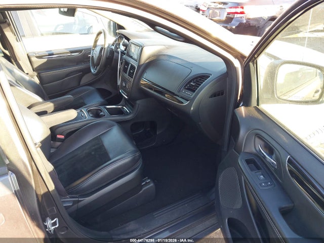 2C4RDGCG9HR695674 Dodge Grand Caravan Sxt