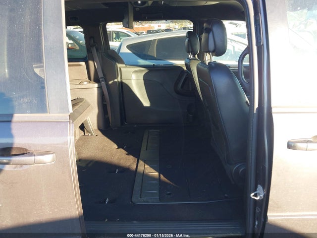 2C4RDGCG9HR695674 Dodge Grand Caravan Sxt