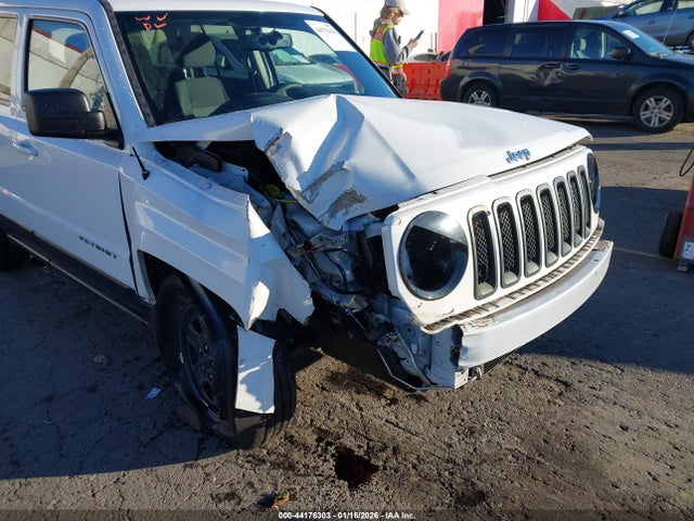1C4NJPBA7HD118746 Jeep Patriot Sport Fwd