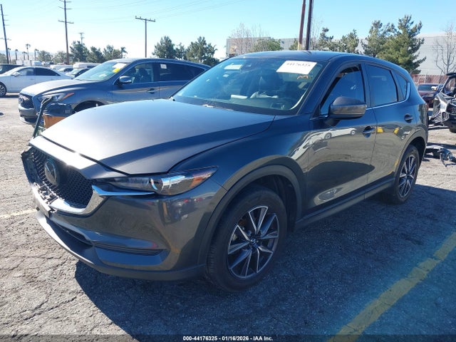 Mazda Cx-5 Touring 2018 JM3KFACM6J1456888 Image 2