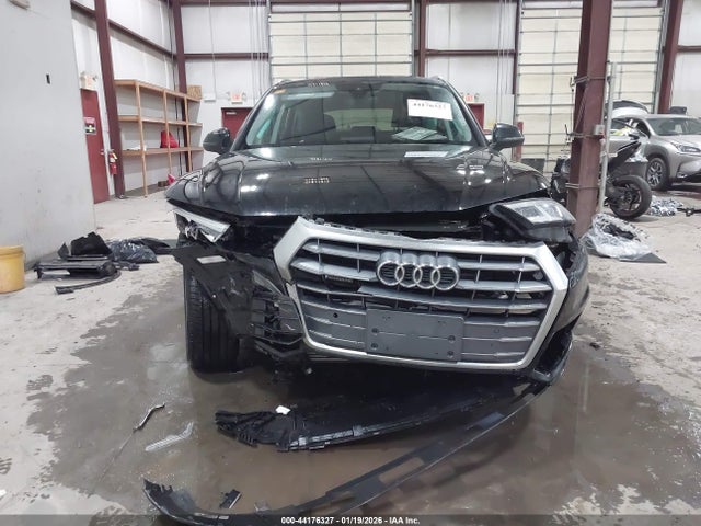 WA1BNAFY3J2098972 Audi Q5 2.0t Premium/2.0t Tech Premium