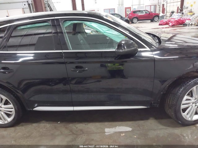 WA1BNAFY3J2098972 Audi Q5 2.0t Premium/2.0t Tech Premium