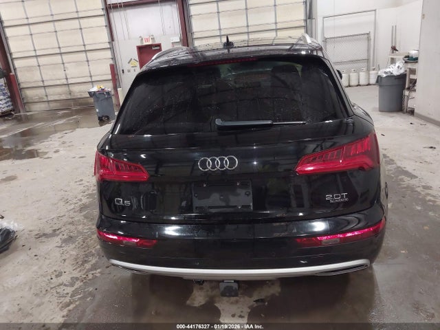 WA1BNAFY3J2098972 Audi Q5 2.0t Premium/2.0t Tech Premium