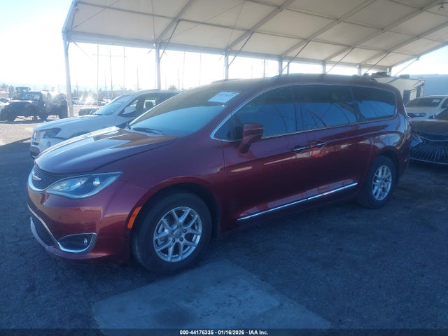 Chrysler Pacifica Touring L 2020 2C4RC1BG3LR177425 Image 2
