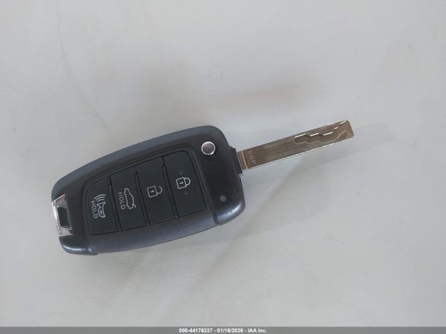 KMHLL4AG1PU573981 Hyundai ELANTRA SE