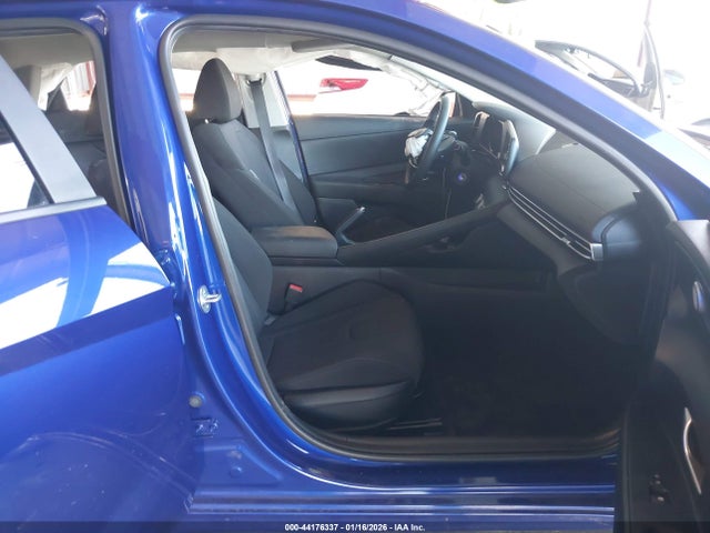 KMHLL4AG1PU573981 Hyundai ELANTRA SE