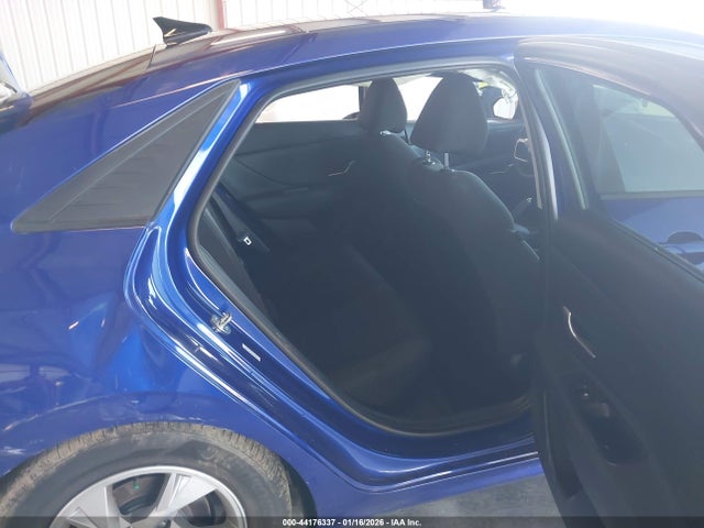 KMHLL4AG1PU573981 Hyundai ELANTRA SE