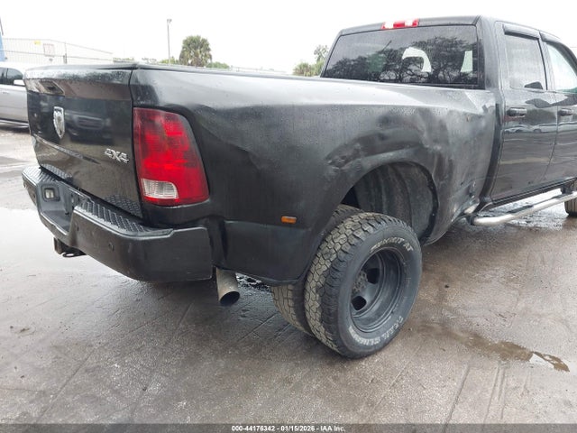 44176342 :رقم المزاد ، 3C63RRGL5JG238955 vin ، 2018 Ram 3500 Tradesman  4x4 8' Box مزاد بيع