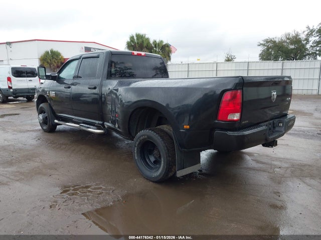 44176342 :رقم المزاد ، 3C63RRGL5JG238955 vin ، 2018 Ram 3500 Tradesman  4x4 8' Box مزاد بيع