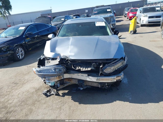 1HGCV1F43JA112819 Honda ACCORD EX
