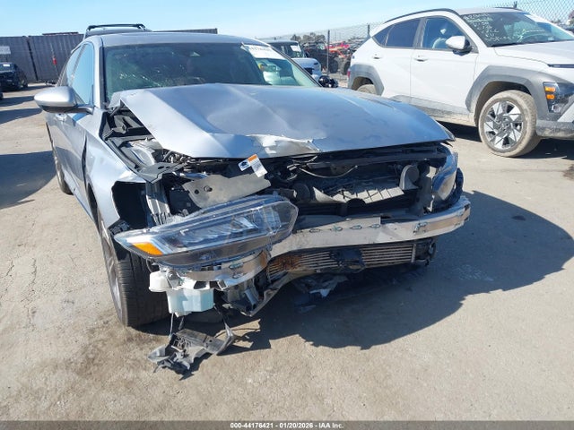 1HGCV1F43JA112819 Honda ACCORD EX