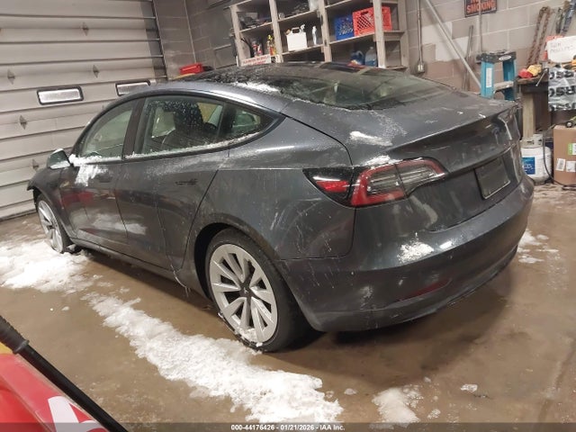 2022 TESLA MODEL 3 5YJ3E1EA6NF192068 Photo 2