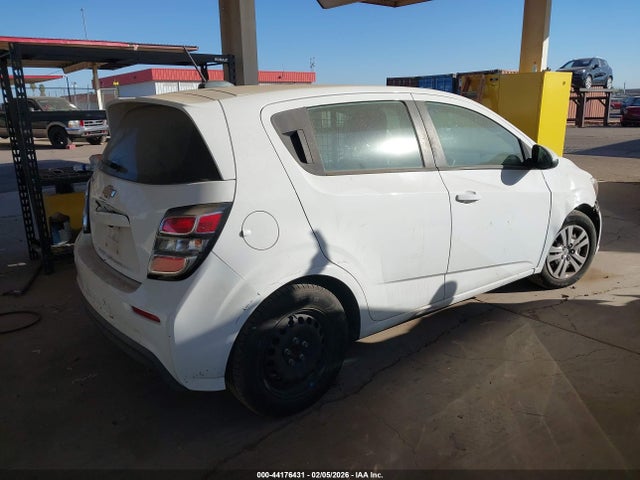 1G1JG6SB8K4142716 Chevrolet Sonic Lt Auto