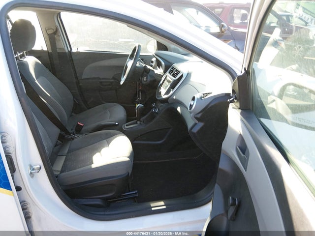 1G1JG6SB8K4142716 Chevrolet Sonic Lt Auto