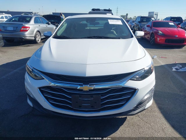 1G1ZD5ST8NF108766 Chevrolet Malibu Fwd Lt