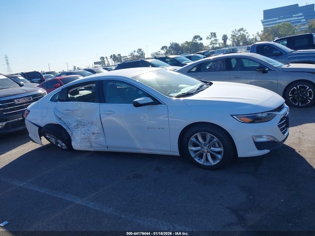 1G1ZD5ST8NF108766 Chevrolet Malibu Fwd Lt