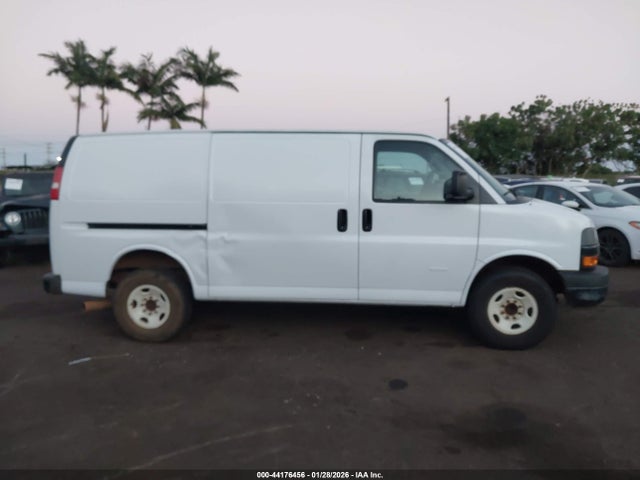 1GCWGAF1XJ1339940 Chevrolet Express 2500 Work Van