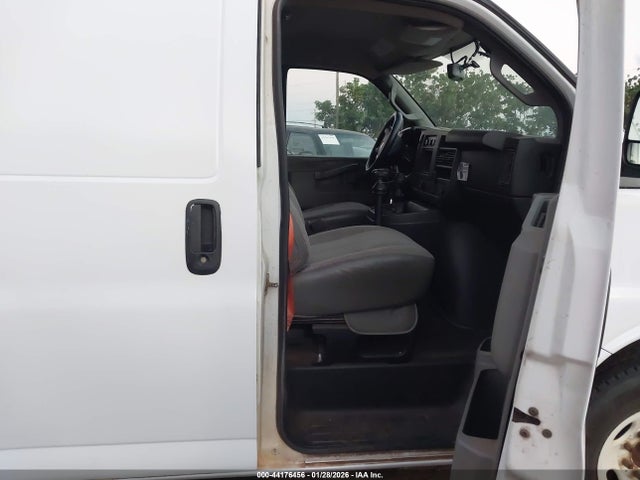 1GCWGAF1XJ1339940 Chevrolet Express 2500 Work Van