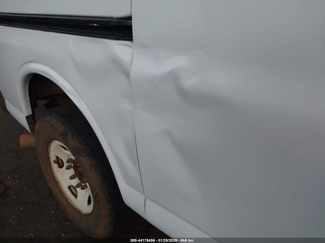 1GCWGAF1XJ1339940 Chevrolet Express 2500 Work Van