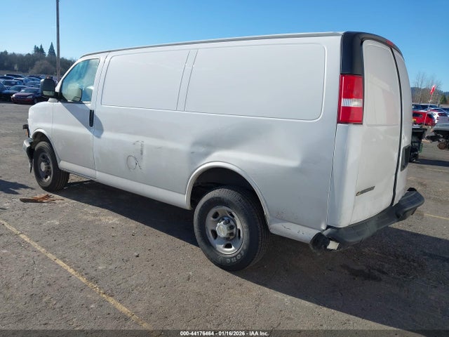 1GCWGAFP1N1260327 Chevrolet Express Cargo Rwd 2500 Regular Wheelbase Wt