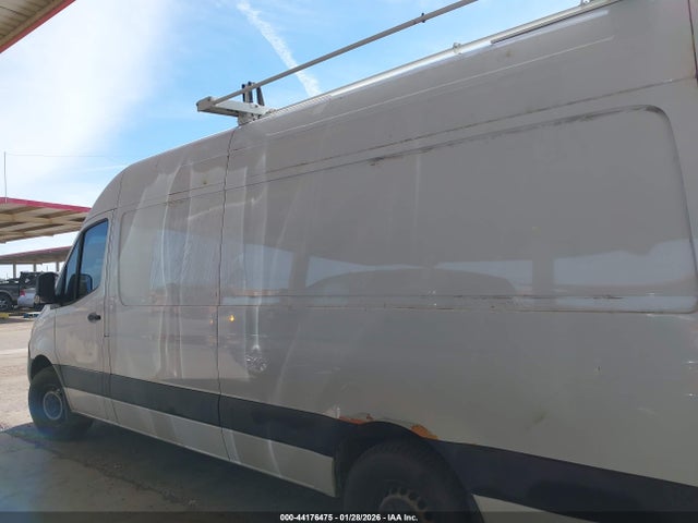 WD4PF1CDXKP072535 Mercedes-Benz Sprinter 2500 High Roof V6