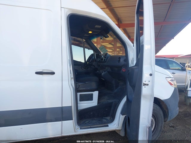 WD4PF1CDXKP072535 Mercedes-Benz Sprinter 2500 High Roof V6