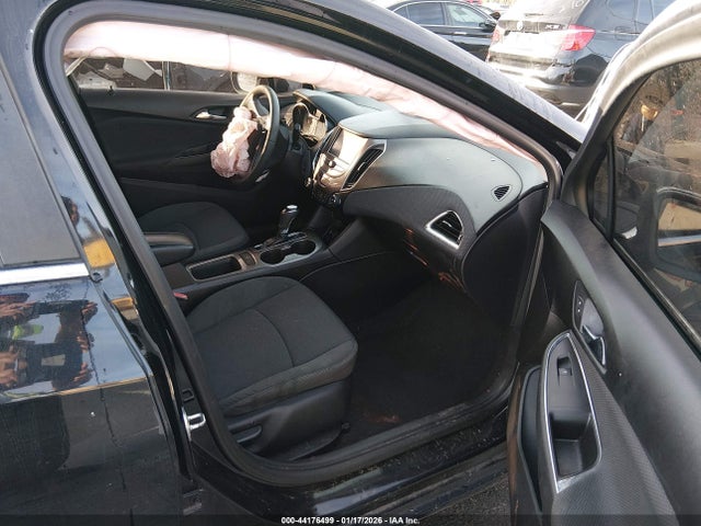 1G1BE5SM3H7231574 Chevrolet Cruze Lt Auto