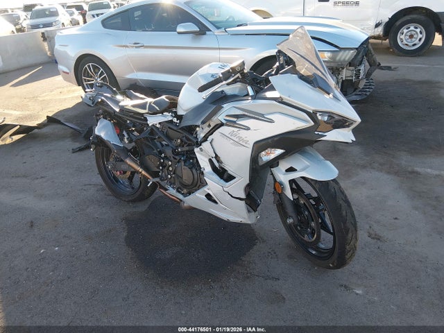 2025 Kawasaki Ex500 მანქანა იყიდება აუქციონზე, vin: ML5EXGG15SDA71521, აუქციონის ნომერი: 44176501