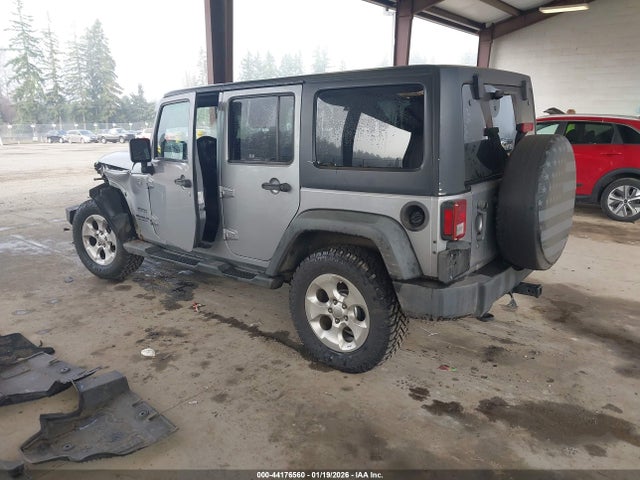 2013 JEEP WRANGLER UNLIMITED 1C4BJWDG1DL618576 Photo 2