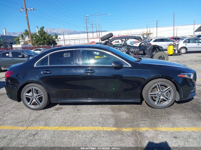 Mercedes-Benz A 220 2019 WDD3G4EB2KW027071 Image 13