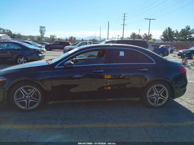 Mercedes-Benz A 220 2019 WDD3G4EB2KW027071 Image 14