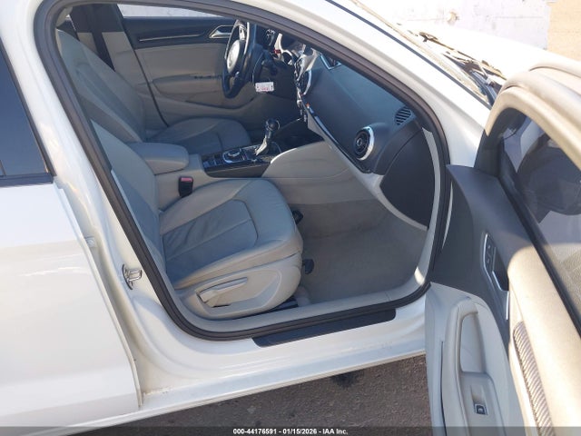 2016 AUDI A3 WAUA7GFF2G1025343 Photo 4