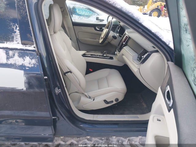 YV4L12RL8R1723523 Volvo Xc60 B5 Plus Dark Theme