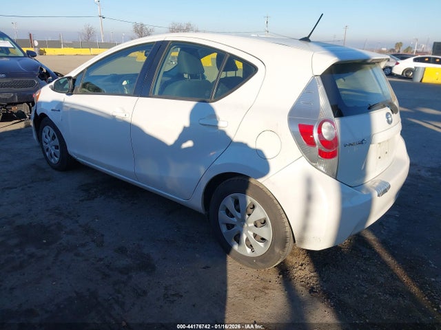 JTDKDTB30E1063090 Toyota Prius C Two