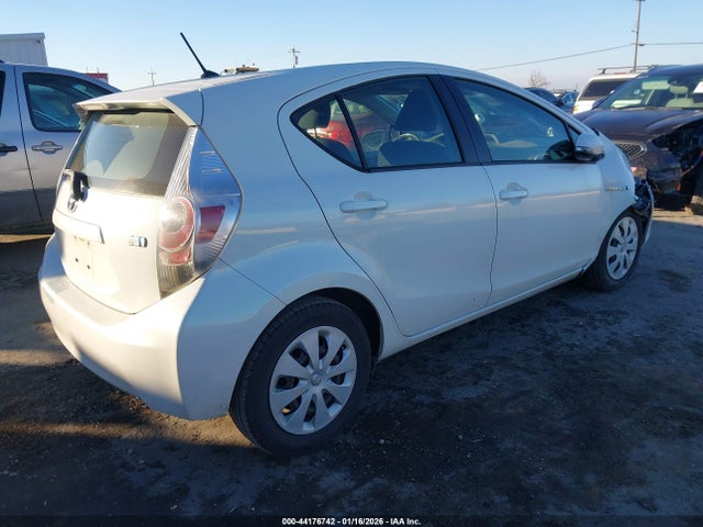JTDKDTB30E1063090 Toyota Prius C Two