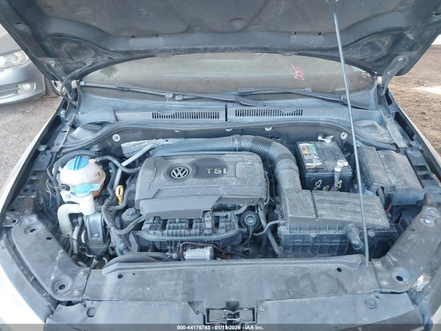 3VWD17AJ3FM260832 Volkswagen Jetta 1.8t Se