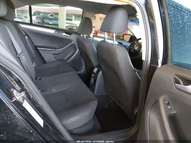 3VWD17AJ3FM260832 Volkswagen Jetta 1.8t Se