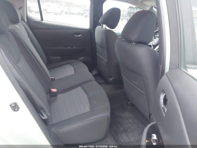1N4AZ1CP8JC307222 Nissan LEAF SV
