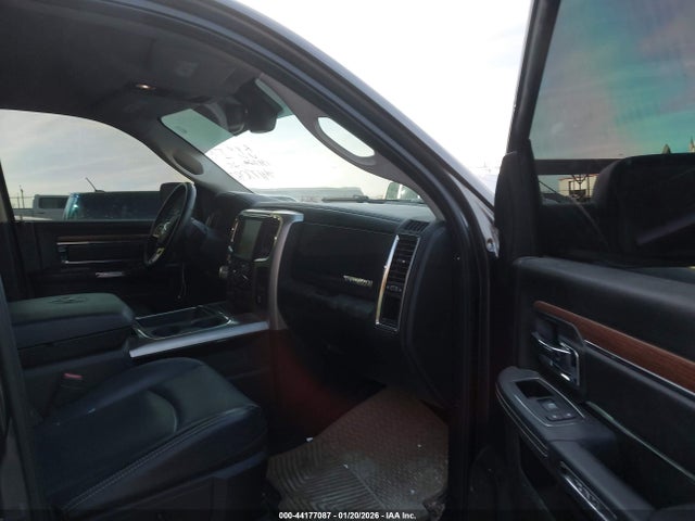 44177087 :رقم المزاد ، 1C6RR6NT1HS623038 vin ، 2017 Ram 1500 Laramie  4x2 5'7 Box مزاد بيع