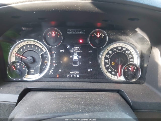 44177087 :رقم المزاد ، 1C6RR6NT1HS623038 vin ، 2017 Ram 1500 Laramie  4x2 5'7 Box مزاد بيع