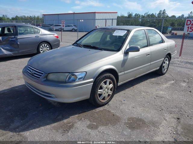 2001 TOYOTA CAMRY JT2BG28K710556757 Photo 1