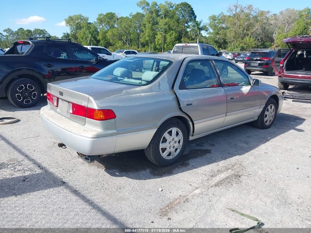 2001 TOYOTA CAMRY JT2BG28K710556757 Photo 3