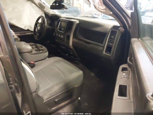 Продаж на аукціоні авто 2019 Ram 1500 Classic Express  4x4 6'4 Box, vin: 1C6RR7FG1KS534147, номер лоту: 44177137