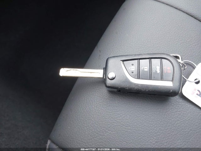 4T1G11AK2RU841983 Toyota CAMRY SE
