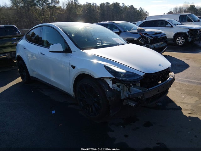 2023 TESLA MODEL Y 7SAYGDEE6PF676364 Photo 0