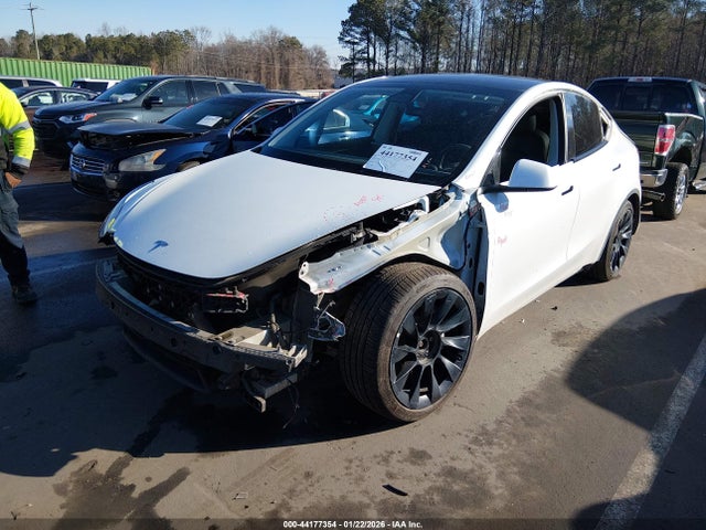 2023 TESLA MODEL Y 7SAYGDEE6PF676364 Photo 1