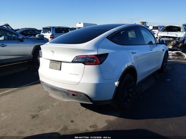 2023 TESLA MODEL Y 7SAYGDEE6PF676364 Photo 3