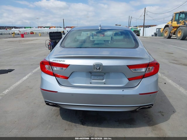 1HGCV1F9XJA122565 Honda Accord Touring