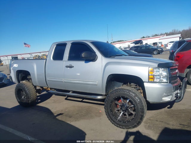44177470 :رقم المزاد ، 1GCSKSE36AZ146708 vin ، 2010 Chevrolet Silverado 1500 Lt مزاد بيع