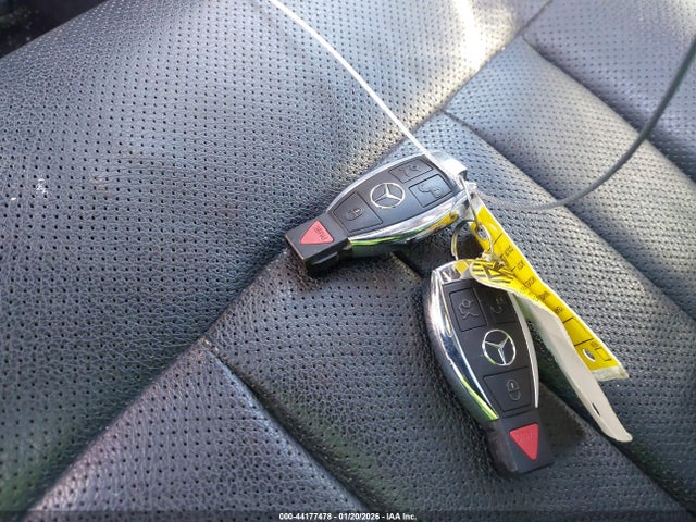 2011 MERCEDES-BENZ E 550 WDDHF9AB4BA302030 Photo 10